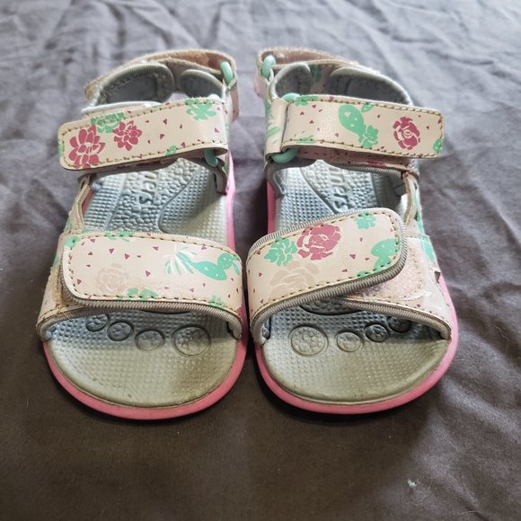 See Kai Runners Sandals With Velcro Back Straps Pink With Flower Design Size 5 - Picture 1 of 5